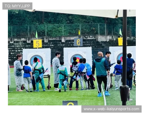 射箭俱乐部加强青少年比赛器材的统一保养与检测制度，射箭比赛项目分类